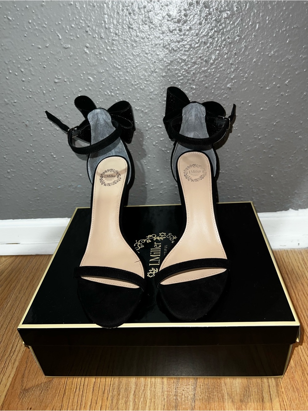 I. Miller Vanora Black Glitter Bow Heels